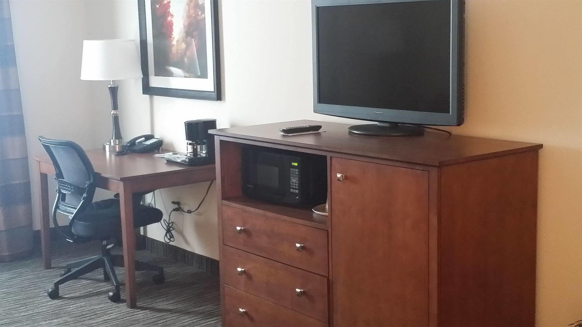 American Inn & Suites Parkers Prairie Zewnętrze zdjęcie